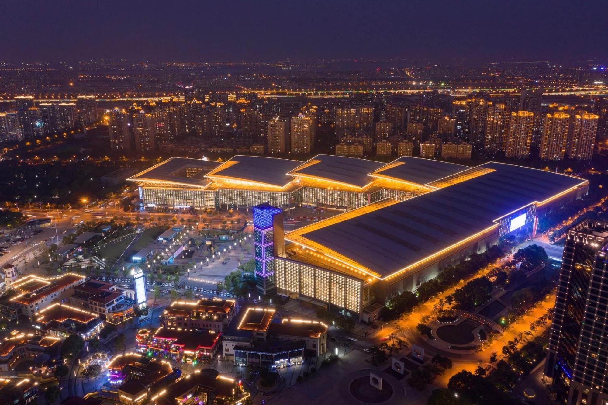 Crowne Plaza Suzhou By Ihg Hotel Exterior photo